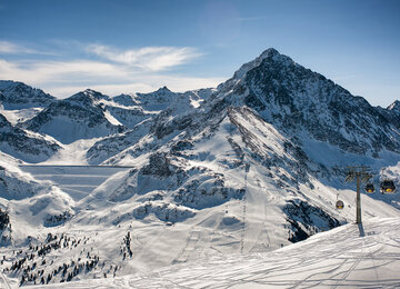 Verschneite Berggipfel in Kühtai