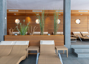 Spa-Bereich mit Liegen