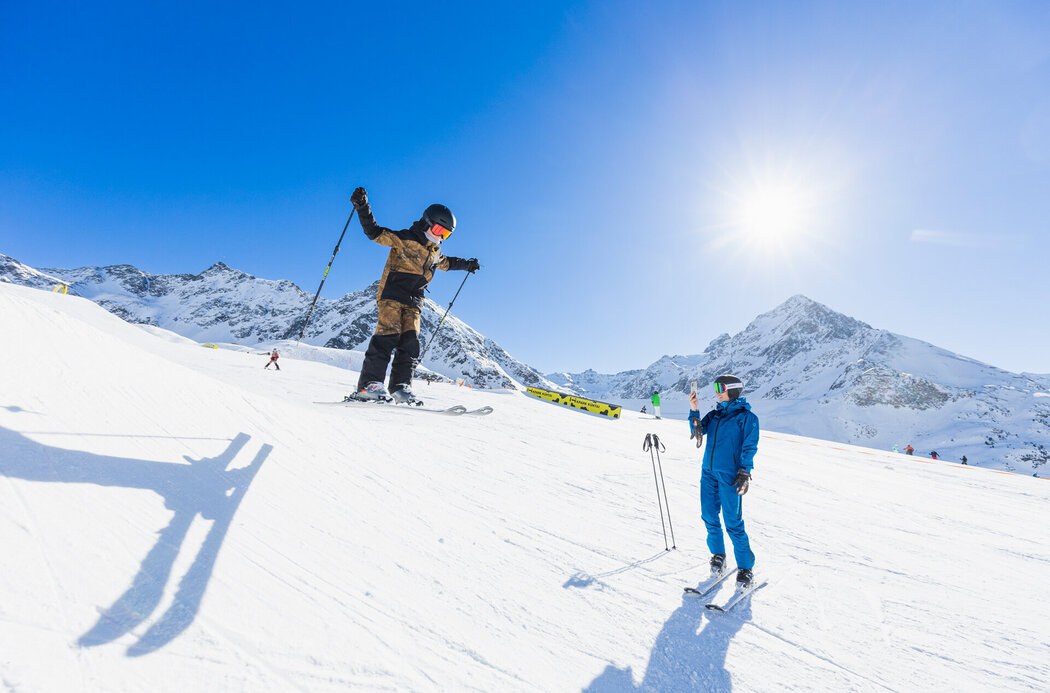 Skifahrer im Freestyle-Park